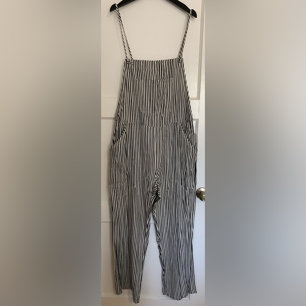 Billabong Women’s wide leg overalls